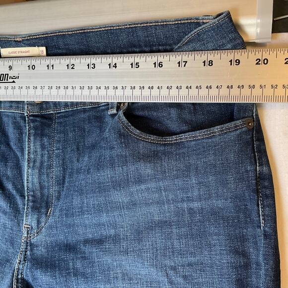 Levi’s Women Cropped Jeans size 18S - W34 L28 Blue Mid Rise Slim Fit - Picture 2 of 12